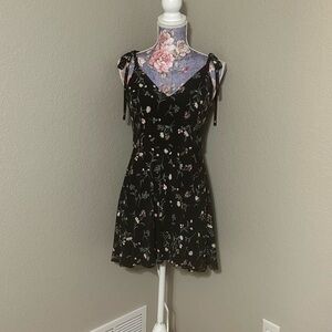 Windsor Black Dress with‎ Floral Accents
